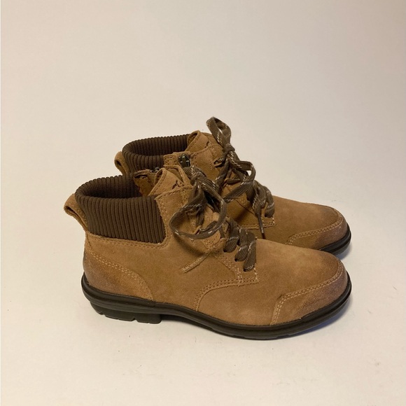 UGG Tan Suede Waterproof Leather Rubber Outsole Hiking Boots size 6.5 - Picture 2 of 15